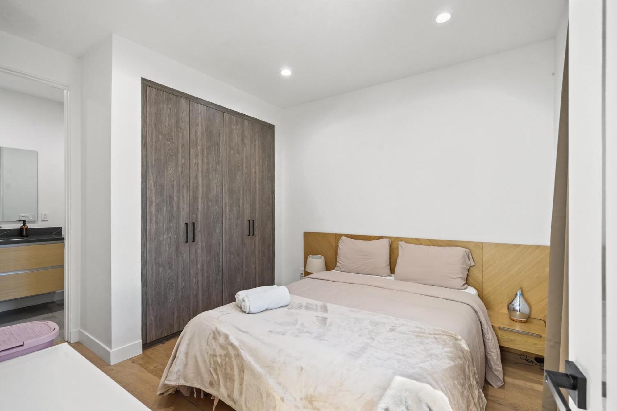 Hébergement de vacances Scandinavian 2br, 2bath Townhome, Pet & Kid Friendly, Free Parking, 10min To Venice Beach!